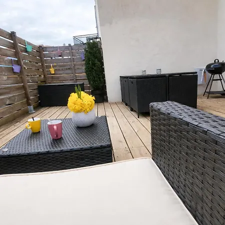 Holiday home Maison Cosy 4-6 Pers Avec Terrasse & Hyper Centre A Pied 300 M Linge Inclus *
